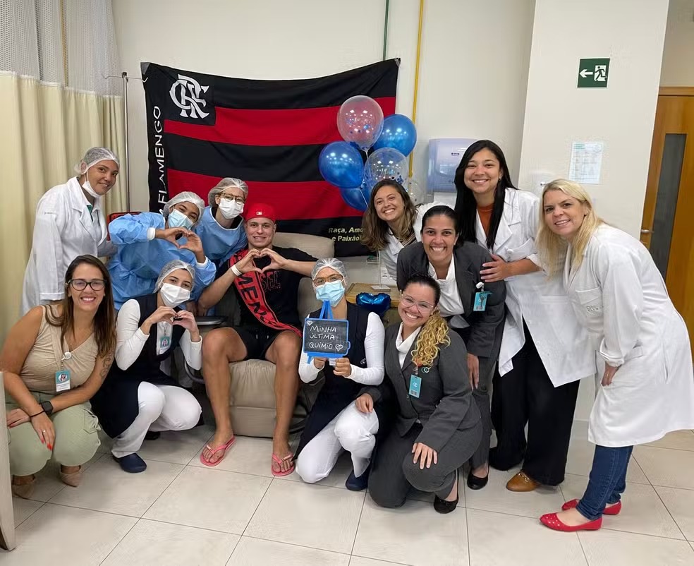 RUMO À RECUPERAÇÃO: GOLEIRO DO SUB-17 DO FLAMENGO CONCLUI TRATAMENTO CONTRA TUMOR TESTICULAR